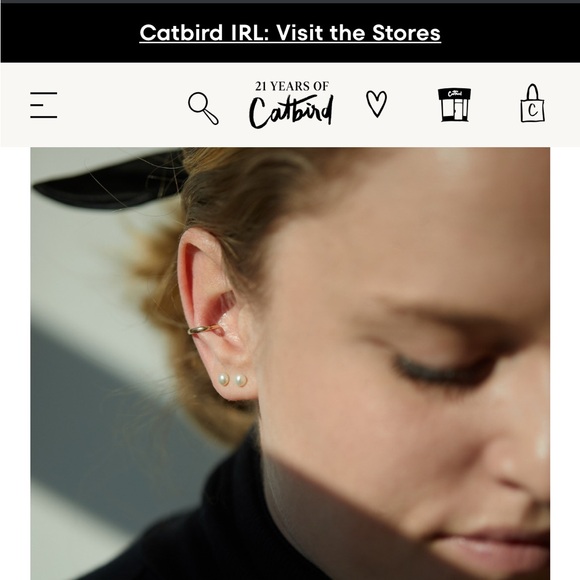 Catbird Classic Pearl Stud Earrings - Picture 3 of 6